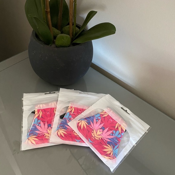 🆑 Pink Leaves 🍁 Print Face Mask - Picture 2 of 11